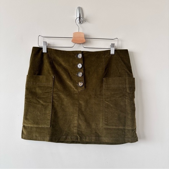 Urban Outfitters-BDG Double Pocket Velvet Button Front Mini Skirt (Size:Large) - Picture 2 of 10